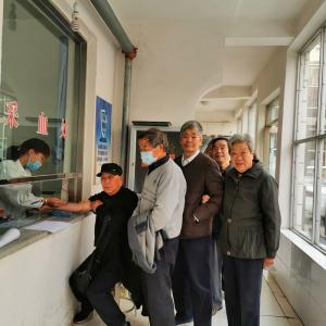 重陽敬老 情暖金秋——集團(tuán)公司開展敬老助老、關(guān)愛老職工活動(dòng)